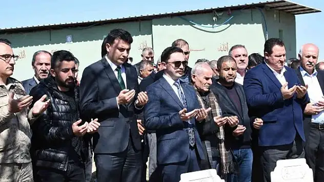 PKK'nın 35 yıl önce şehit ettiği 8 sivil törenle anıldı