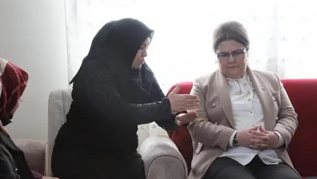Bakan Derya Yanık'tan öldürülen Gülendam Haytaoğlu'nun ailesine ziyaret