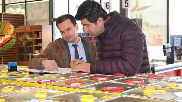Tatvan'da marketler denetlendi