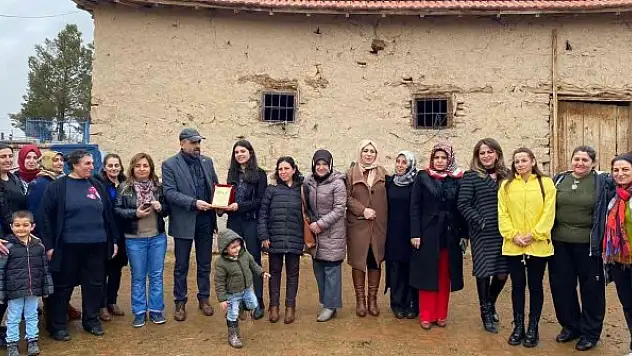 Akın, kadın yetiştiricilerle buluştu