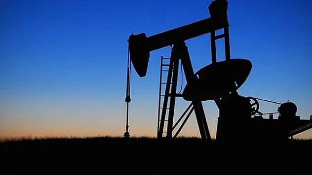 ABD'nin ham petrol stokları azaldı