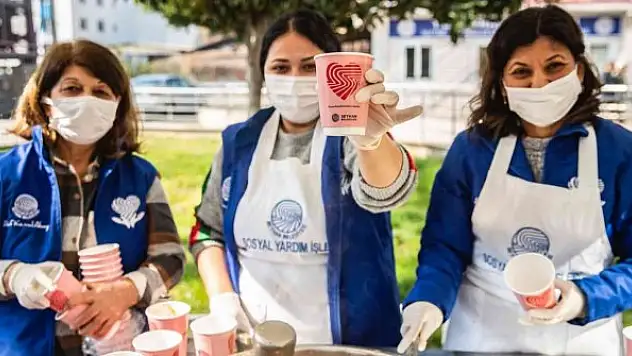 Akay: 'Hiç kimsenin yatağa aç girmemesi için çalışıyoruz'
