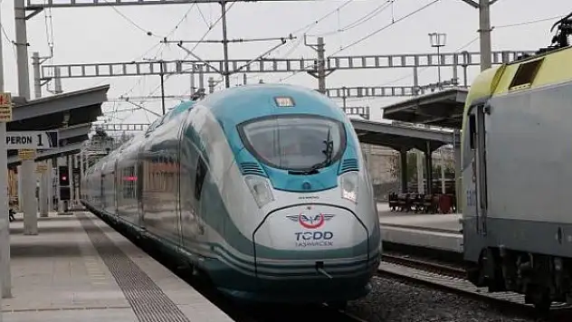 Yoğun Kar Yağışı Nedeniyle YHT seferleri artırıldı