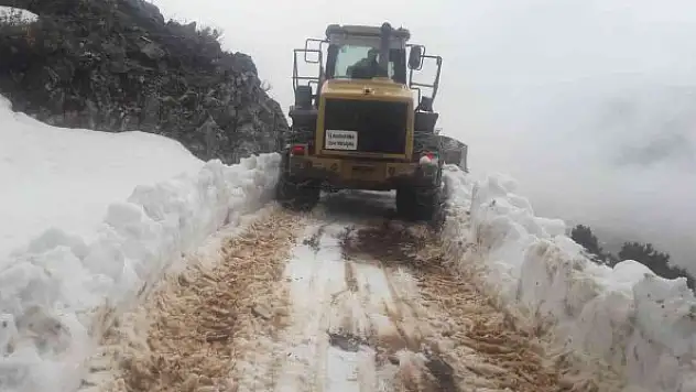 Alanya kırsalında kar temizliği sürüyor