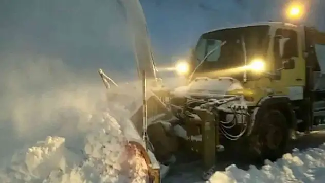 Büyükşehirin 650 personeli karla mücadelede görev yapıyor