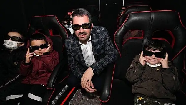 Başkan Çetin öğrencilerle birlikte uzay yolculuğuna çıktı