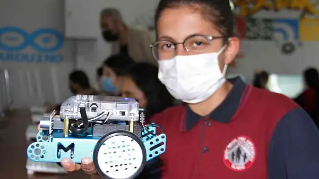 Elazığ'da 'Bilişim Teknolojileri Sınıfı' açıldı