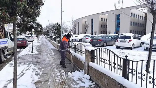 Karla mücadele aralıksız sürüyor