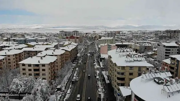Muş'ta 159 köy yolu ulaşıma kapandı