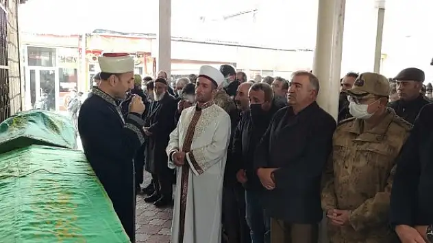 Şehit babası son yolculuğuna dualarla uğurlandı