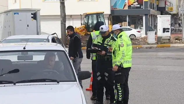 Trafik denetimleri sürüyor