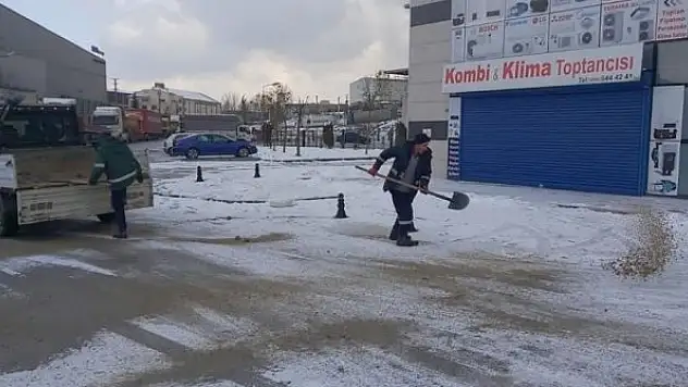 Ekipler kar mesaisinde