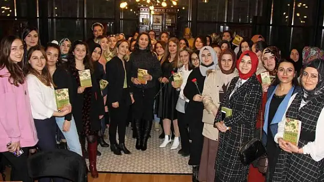 'Yüzyıllık Yalnızlık' adlı kitabı tahlil ettiler