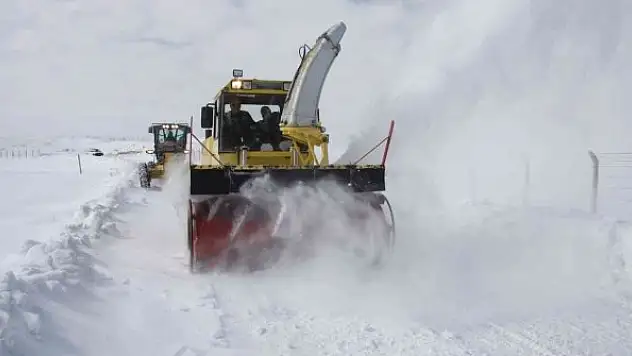 Kar ve tipiden 104 köy yolu ulaşıma kapandı