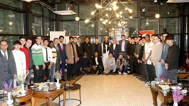 Yabancı öğrenciler söyleşide buluştu