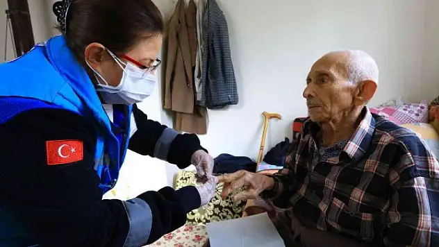 Hastalara evlerinde bakım hizmeti