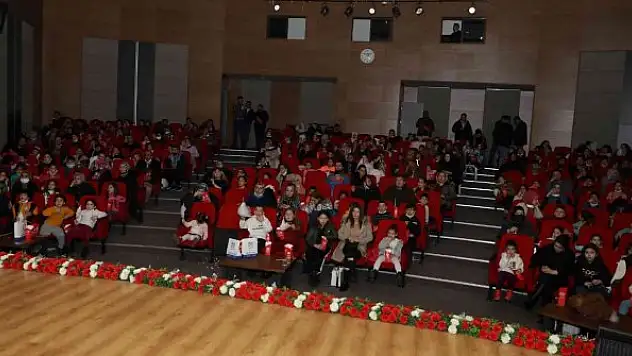 Çocuklardan 'Kitap sizden sinema bileti bizden' kampanyasına büyük ilgi