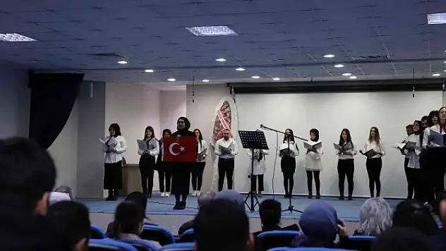 'İstiklal Marşı ve Mehmet Akif Ersoy ' adlı şiir dinletisi ve oratoryo düzenlendi