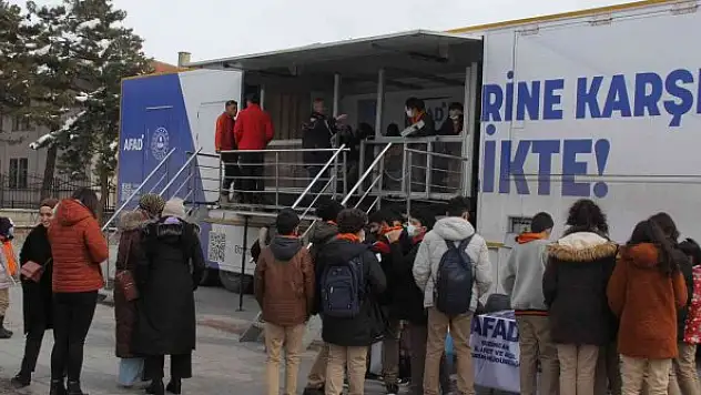 Deprem, öğrencilere simülasyonla anlatıldı