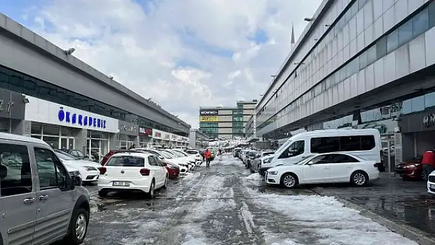 Akaryakıt fiyatlarındaki artış ikinci el araç satışlarını düşürdü