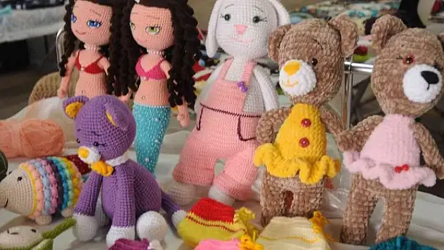 Japon oyuncak örme sanatı kadınların geçim kaynağı oldu