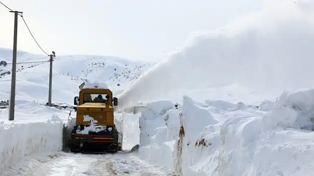 Bitlis'te 168 köy yolu ulaşıma kapandı
