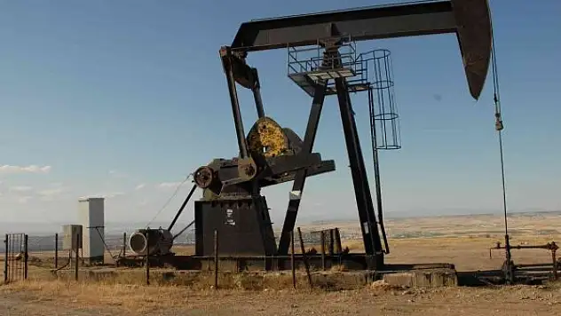 Brent petrol 100 doların altına geriledi