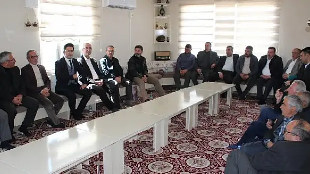 Yunak Kaymakamı Murat Karahan, muhtarlarla bir araya geldi