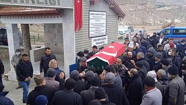 Kalp krizi sonucu vefat eden polis memuru toprağa verildi