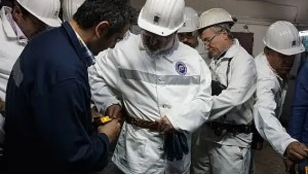 Bakan Yıldız ilk iftarını madencilerle yaptı