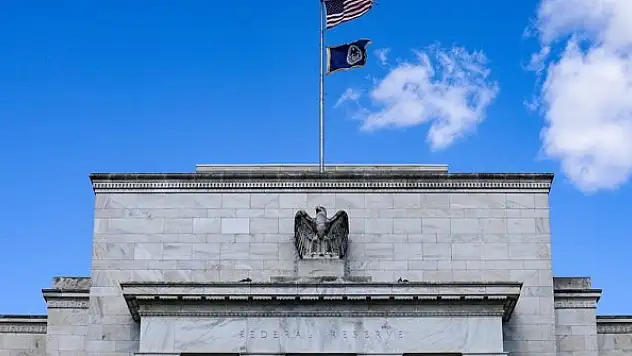 Fed faiz oranını artırdı