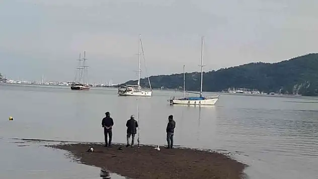 Marmaris'te deniz çekildi