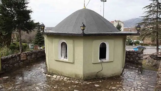 Türbeye 40 gün arayla ikinci kez zarar verdiler