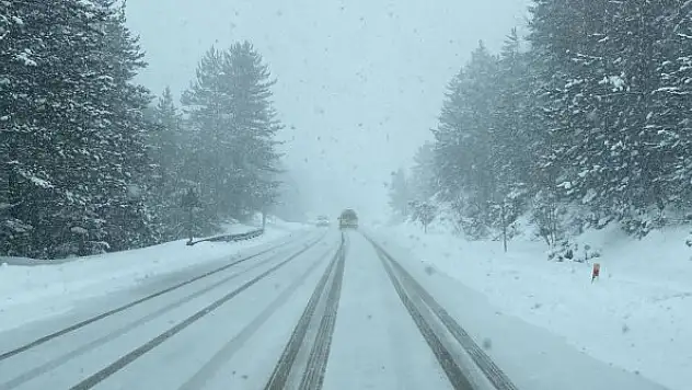 Karabük'te kar yeniden yüzünü gösterdi