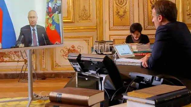 Putin ve Macron Ukrayna'daki durumu görüştü