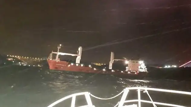 Boğazda gemi trafiği çift yönlü askıya alındı