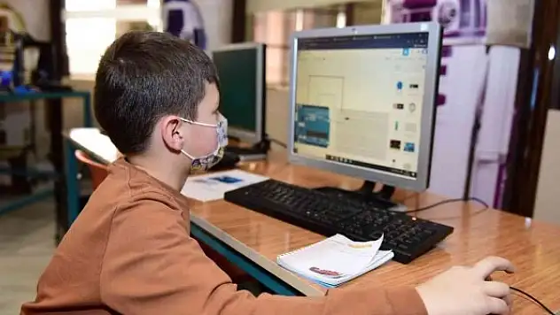 Çocuklara ücretsiz robotik kodlama kursu