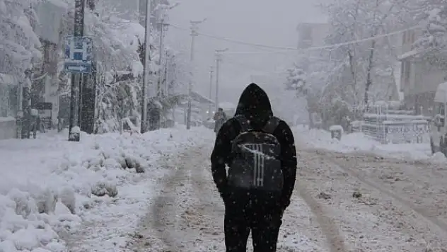 Düzce'de eğitime kar engeli