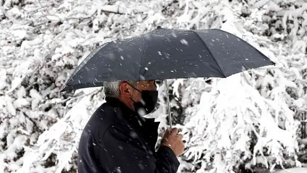 Erzincan'da kar ve tipiden 168 köy yolu ulaşıma kapandı