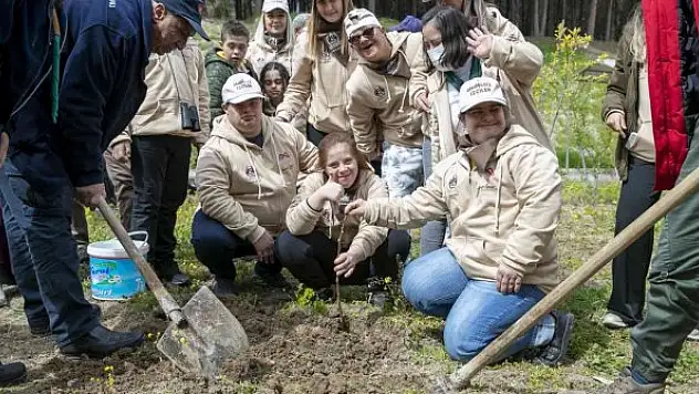 Down sendromlu çocuklar,  gönüllerince eğlendi