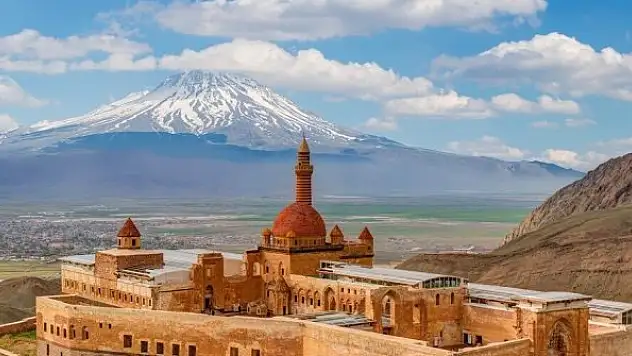 İshak Paşa Sarayı, son 9 yılın en yüksek ziyaretçi sayısına ulaştı