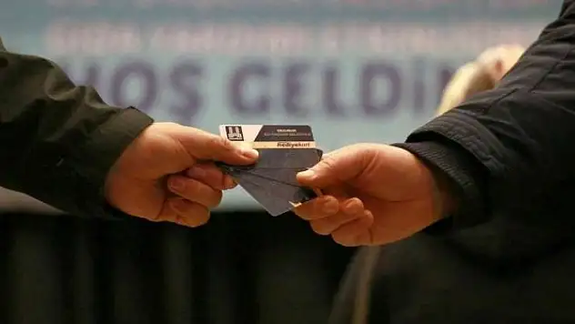 Büyükşehir'den ihtiyaç sahibi 3 bin aileye hediye kartı