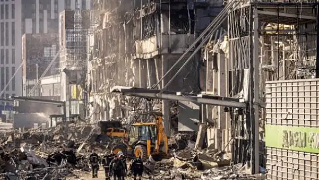 BM: Ukrayna'da en az 953 sivil öldü