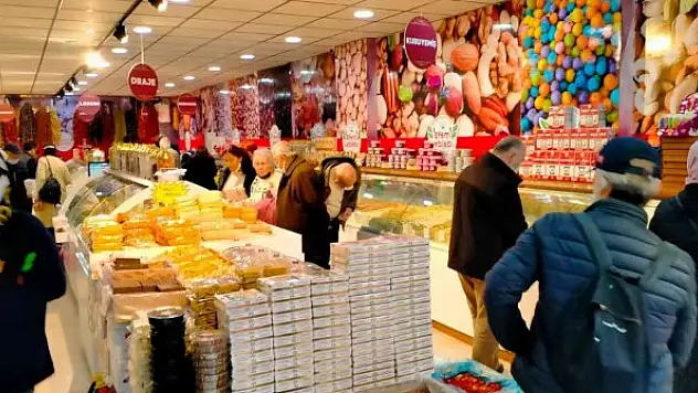 Turistik gezilerin durağı leblebiciler oldu