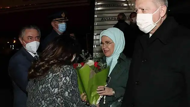 Cumhurbaşkanı Erdoğan ve eşi, NATO daimi temsilcisi tarafından Brüksel Havaalanında karşılandı