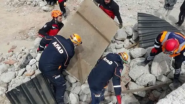 Uşak'ta 5.8 şiddetinde depreme hazırlık tatbikatı yapıldı