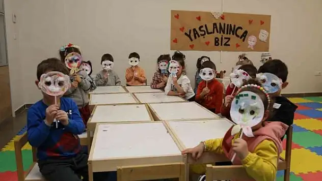 Miniklerden yaşlılara saygı haftası etkinliği