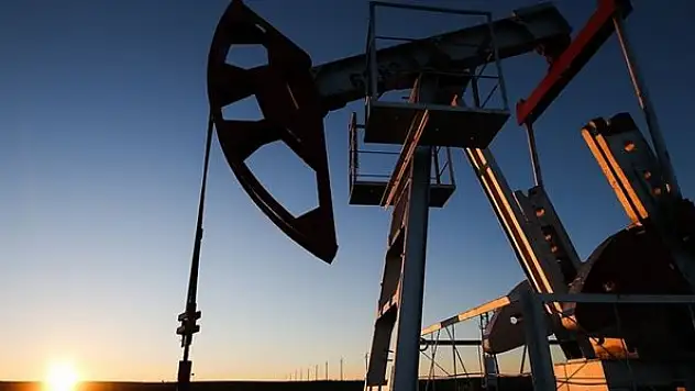 Brent petrolün varil fiyatı 122,12 dolar