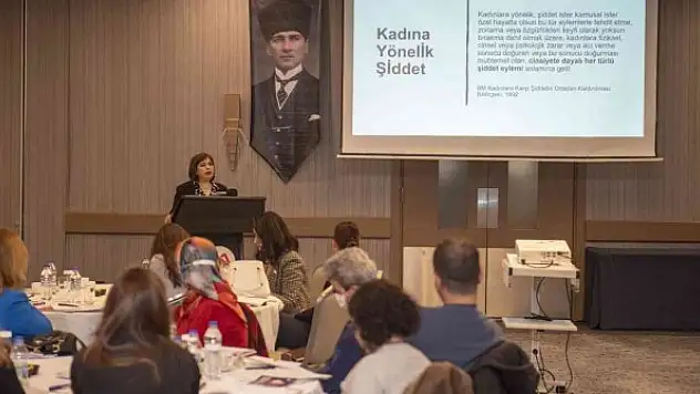 Mersin'de 'kadına yönelik şiddet' konuşuldu