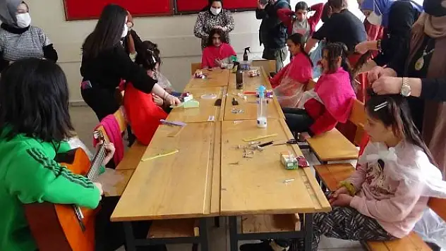 Köy okullarındaki kız öğrencilere ücretsiz kuaför hizmeti